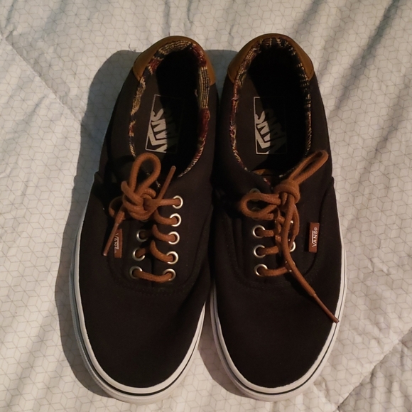 Vans - Shoes - Picture 2 of 5